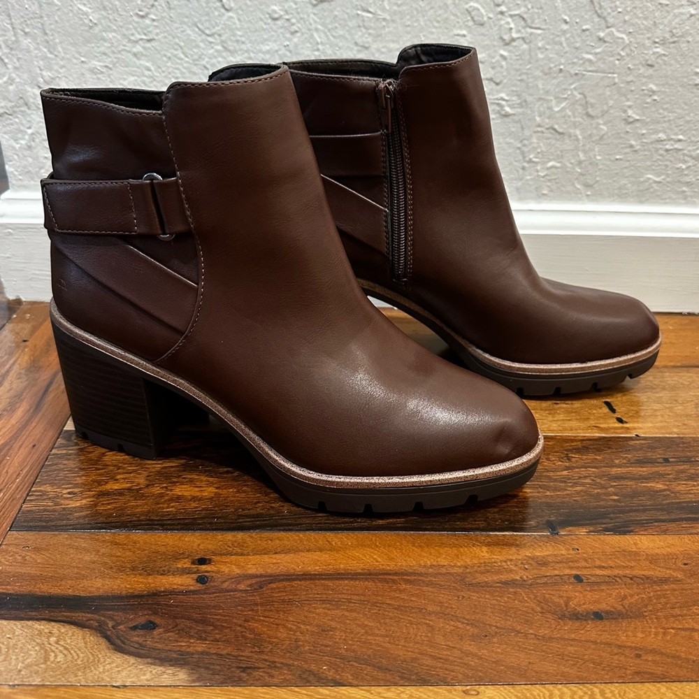 Naturalizer Madalynn-Strap Water Resistant Brown Booties size 10